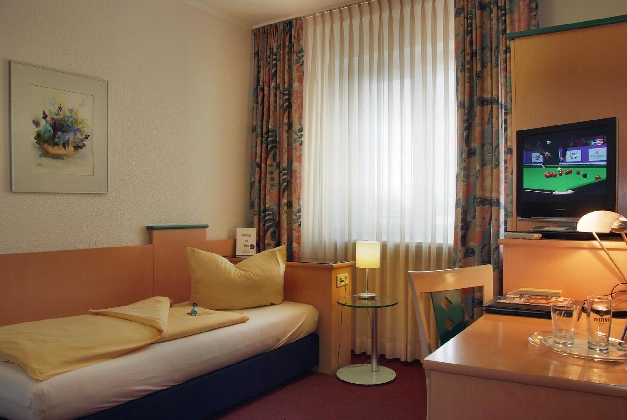 Hotel Monopol Гельзенкирхен Экстерьер фото