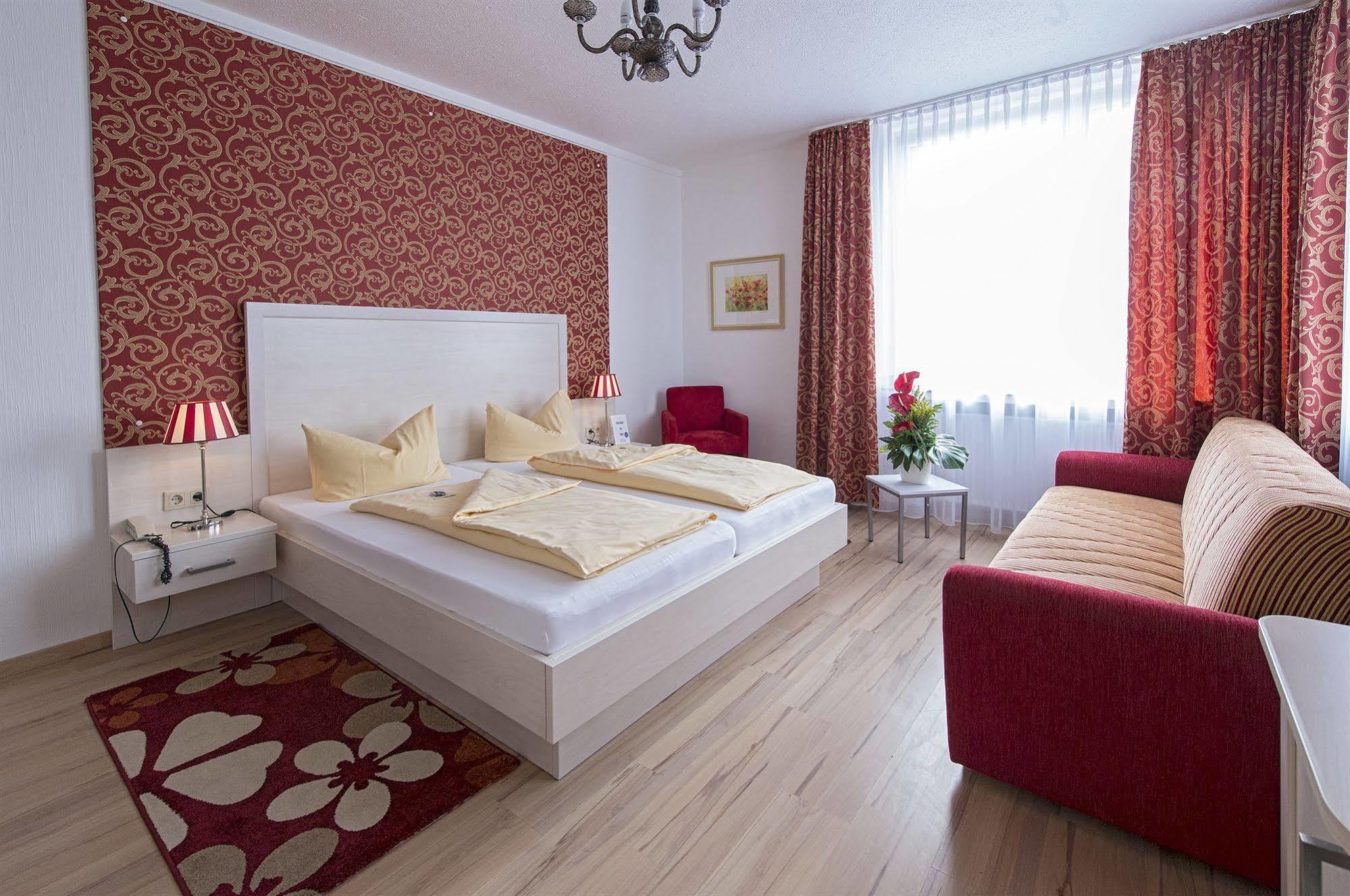 Hotel Monopol Гельзенкирхен Экстерьер фото